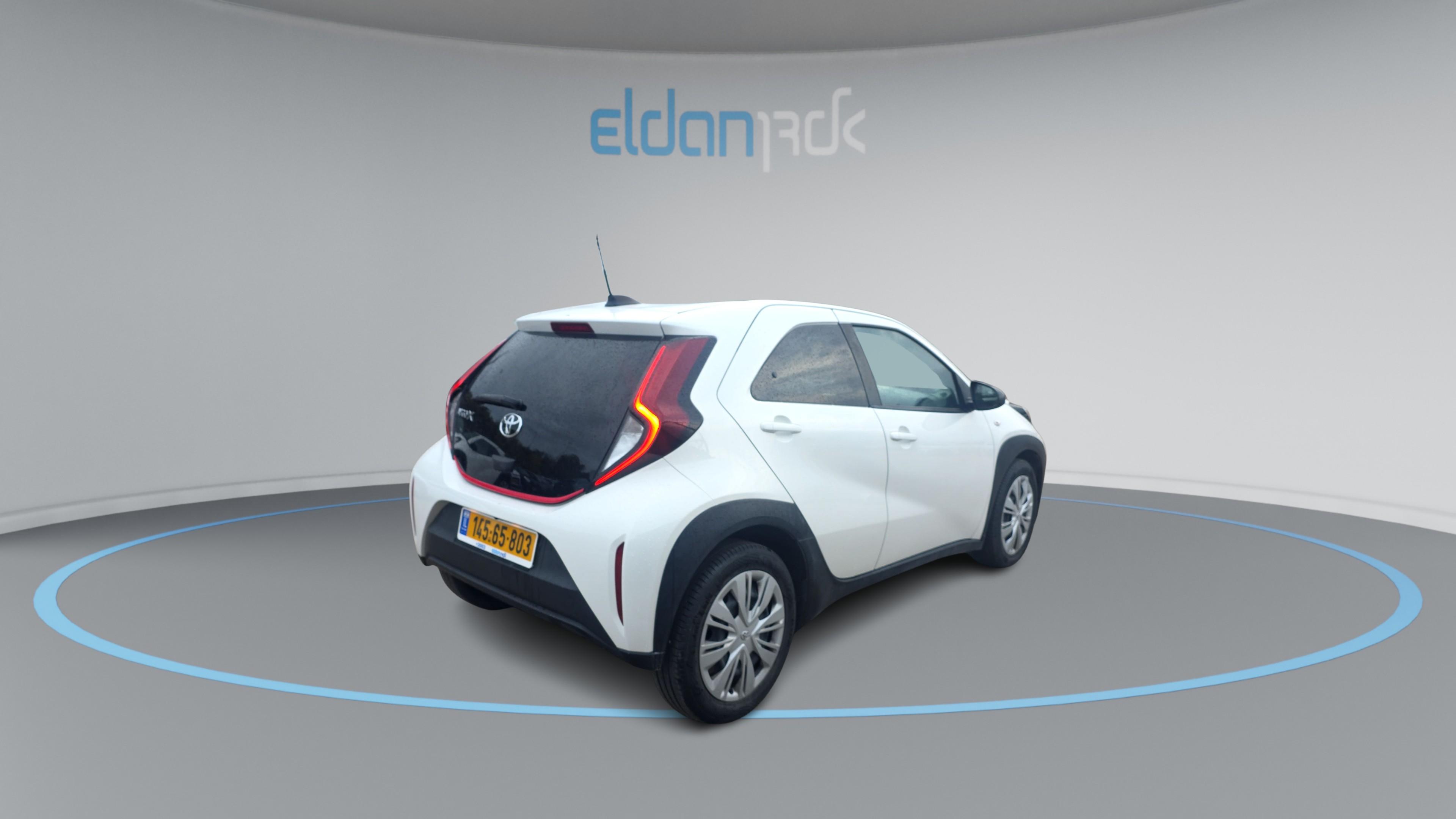 טויוטה PURE אייגו X