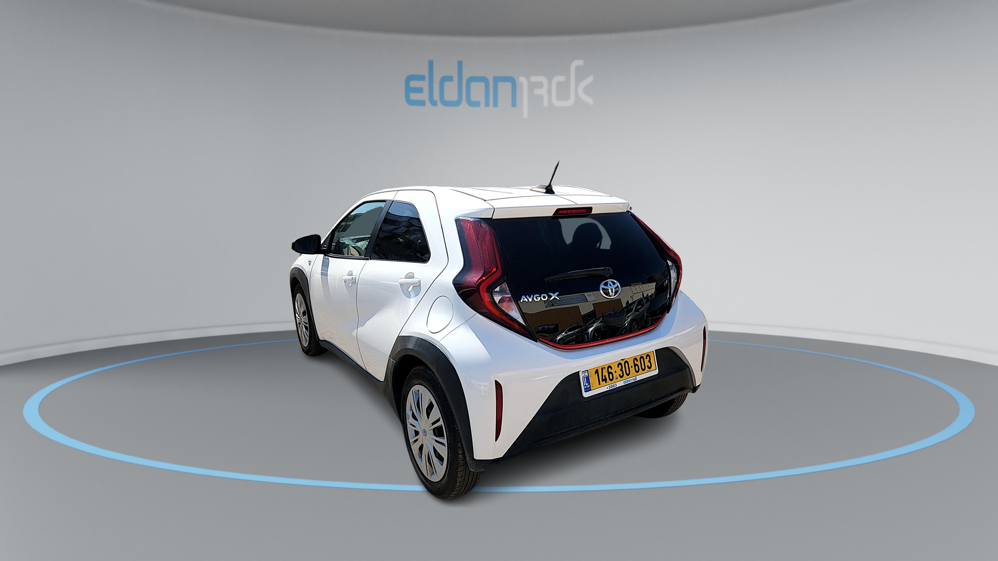 טויוטה PURE אייגו X