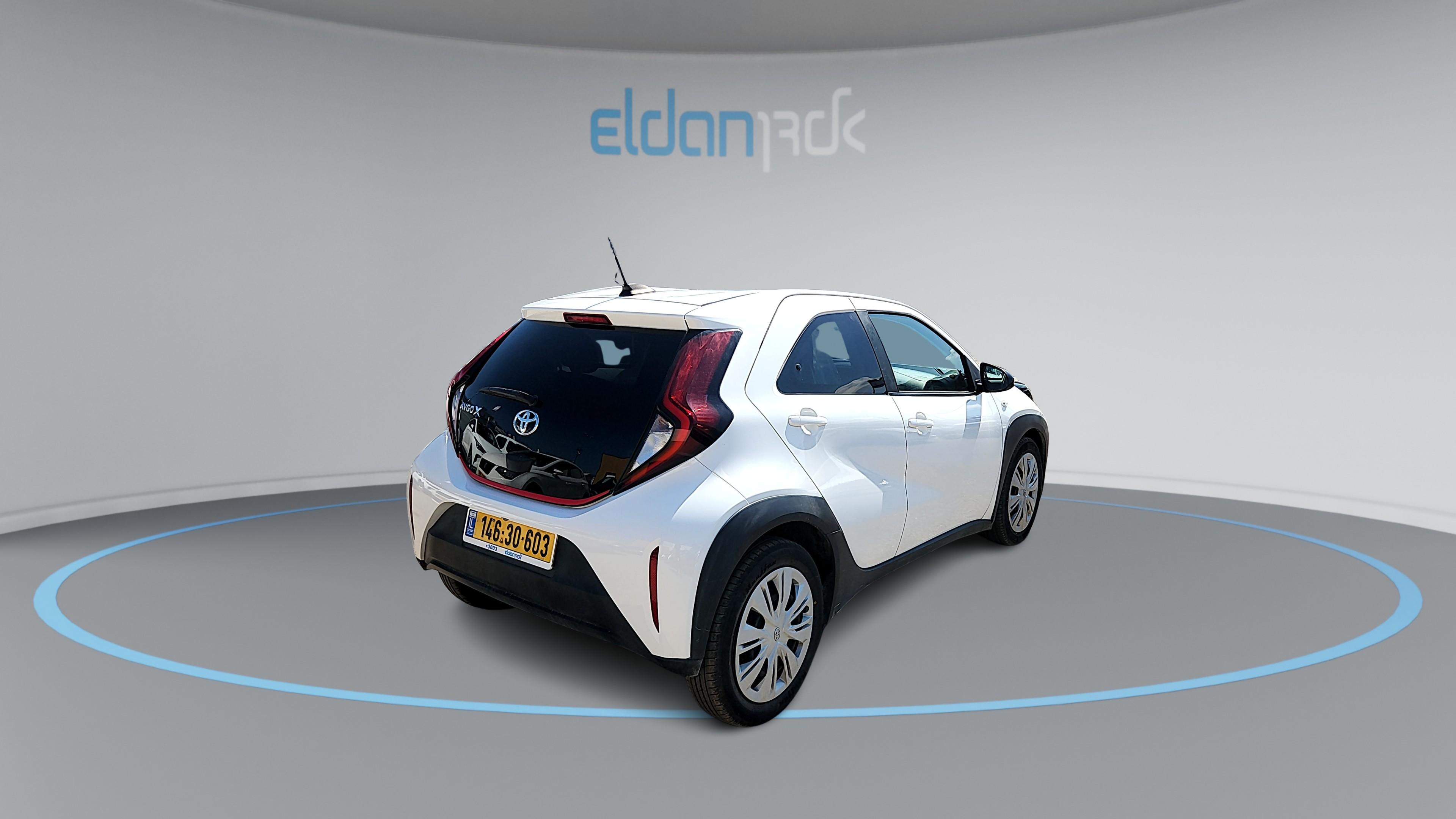 טויוטה PURE אייגו X