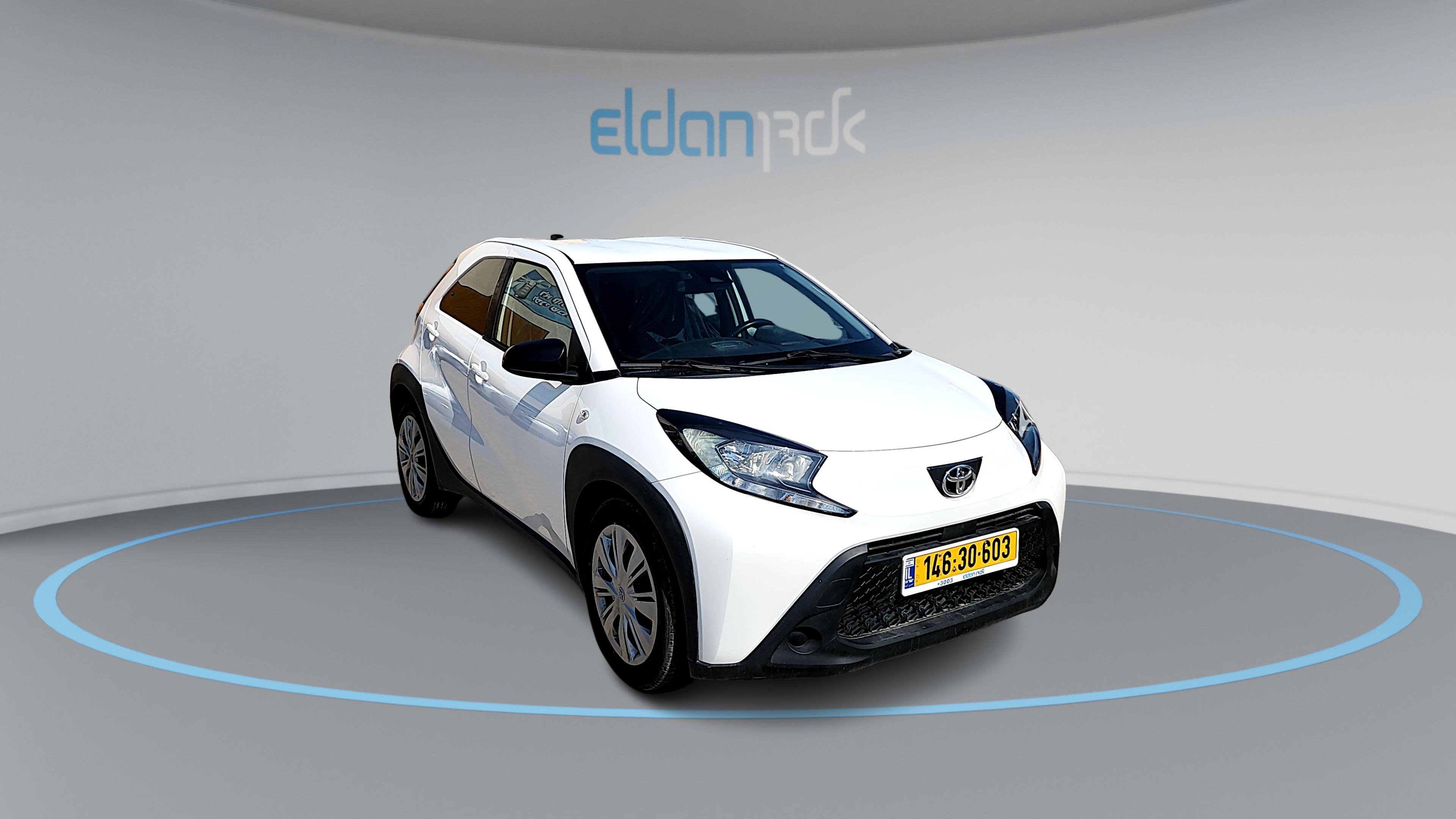 טויוטה PURE אייגו X