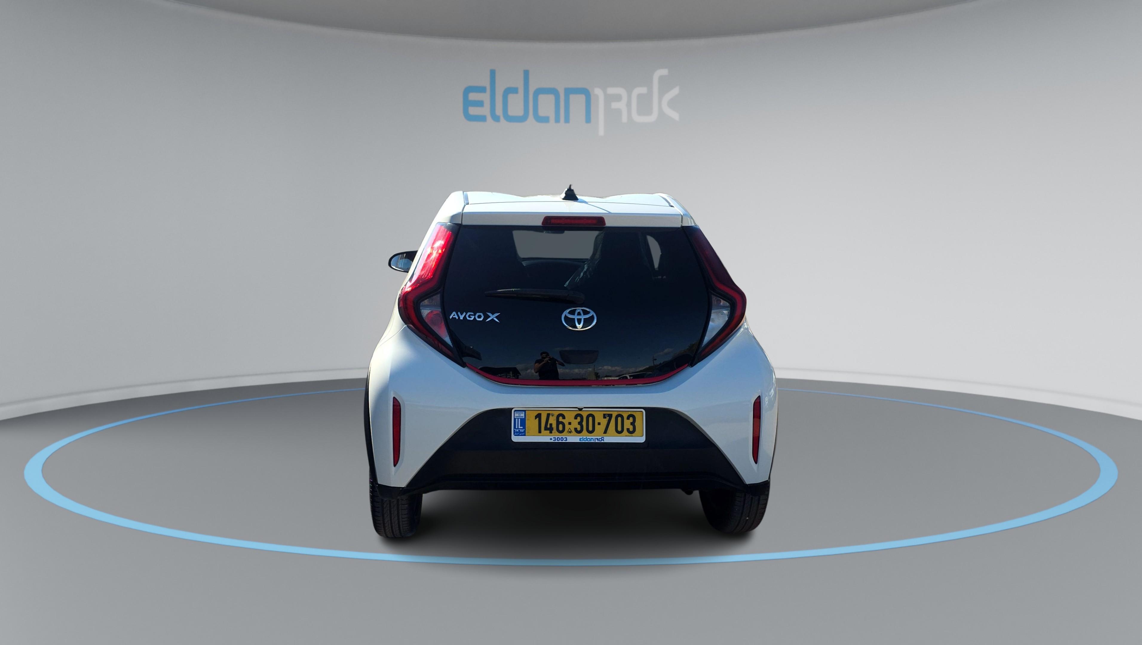 טויוטה PURE אייגו X