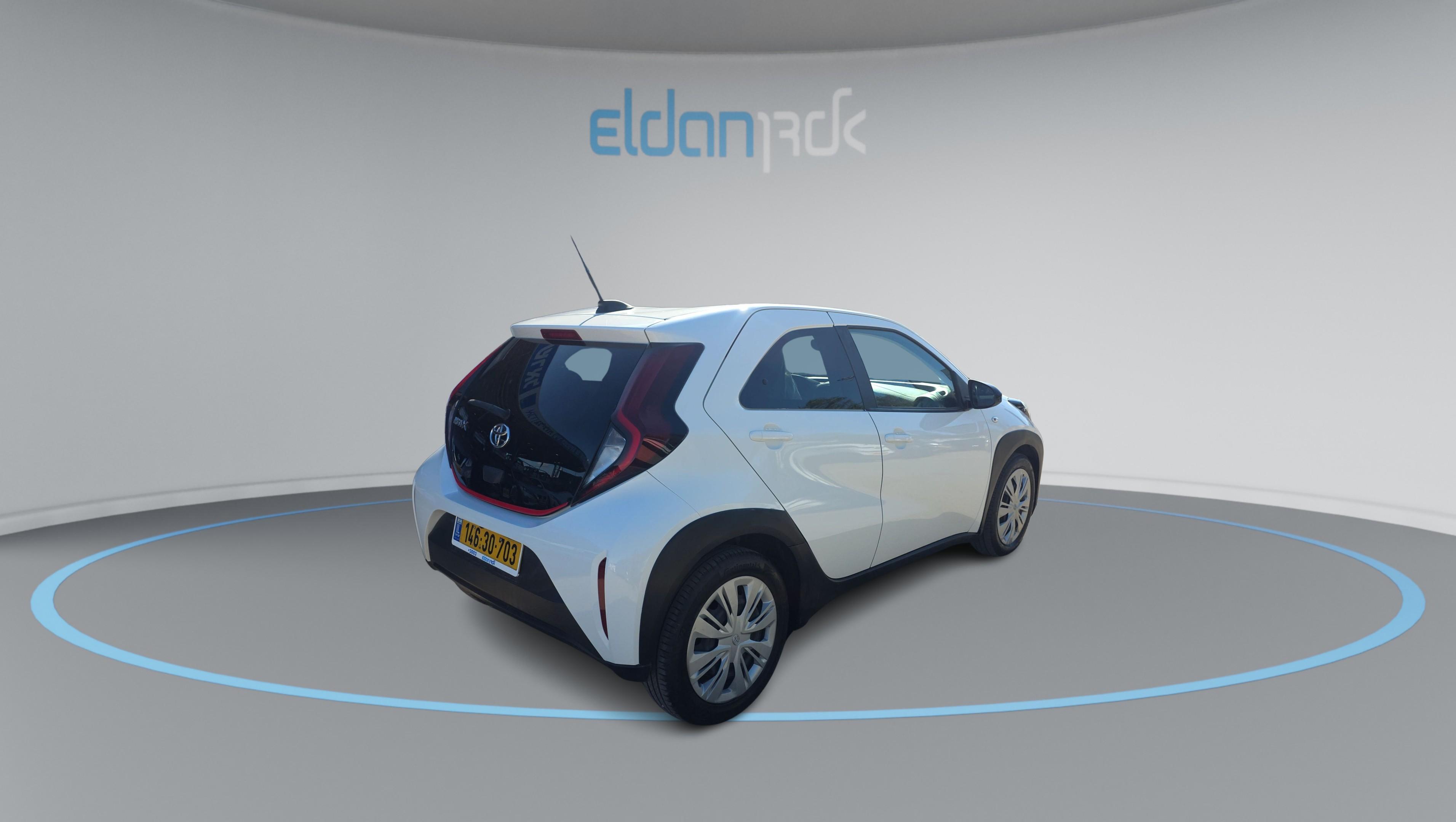 טויוטה PURE אייגו X