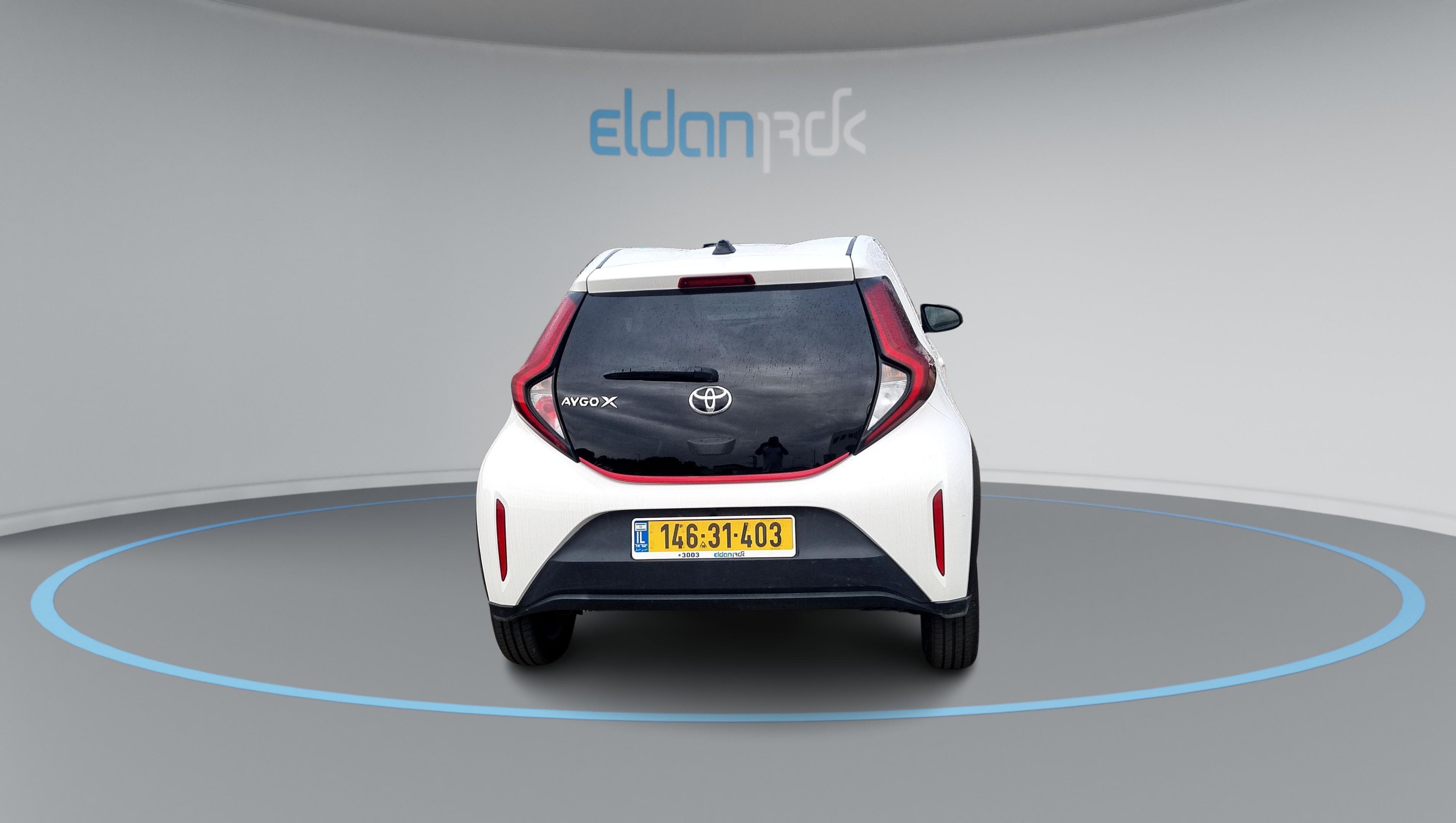 טויוטה PURE אייגו X