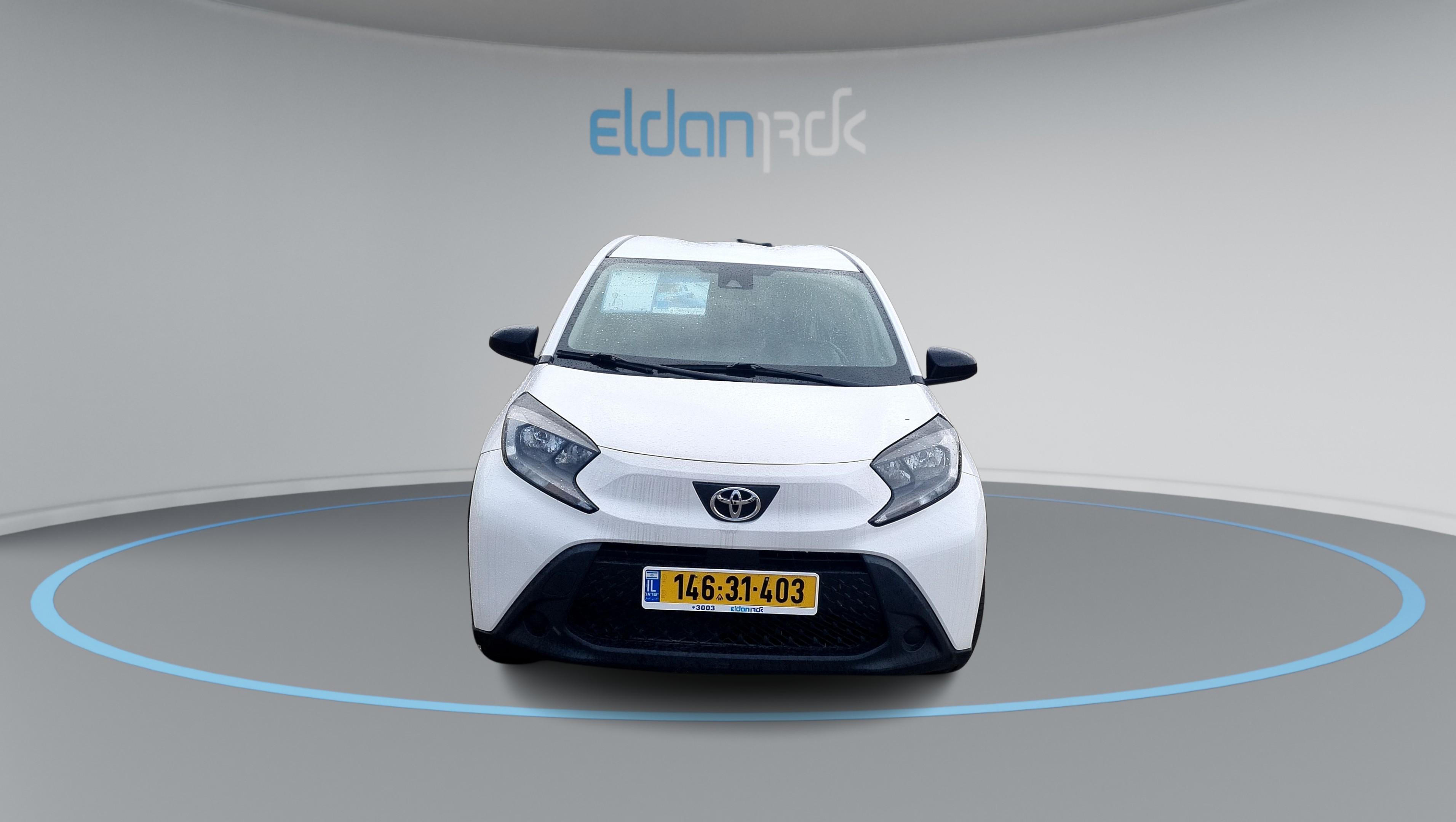 טויוטה PURE אייגו X