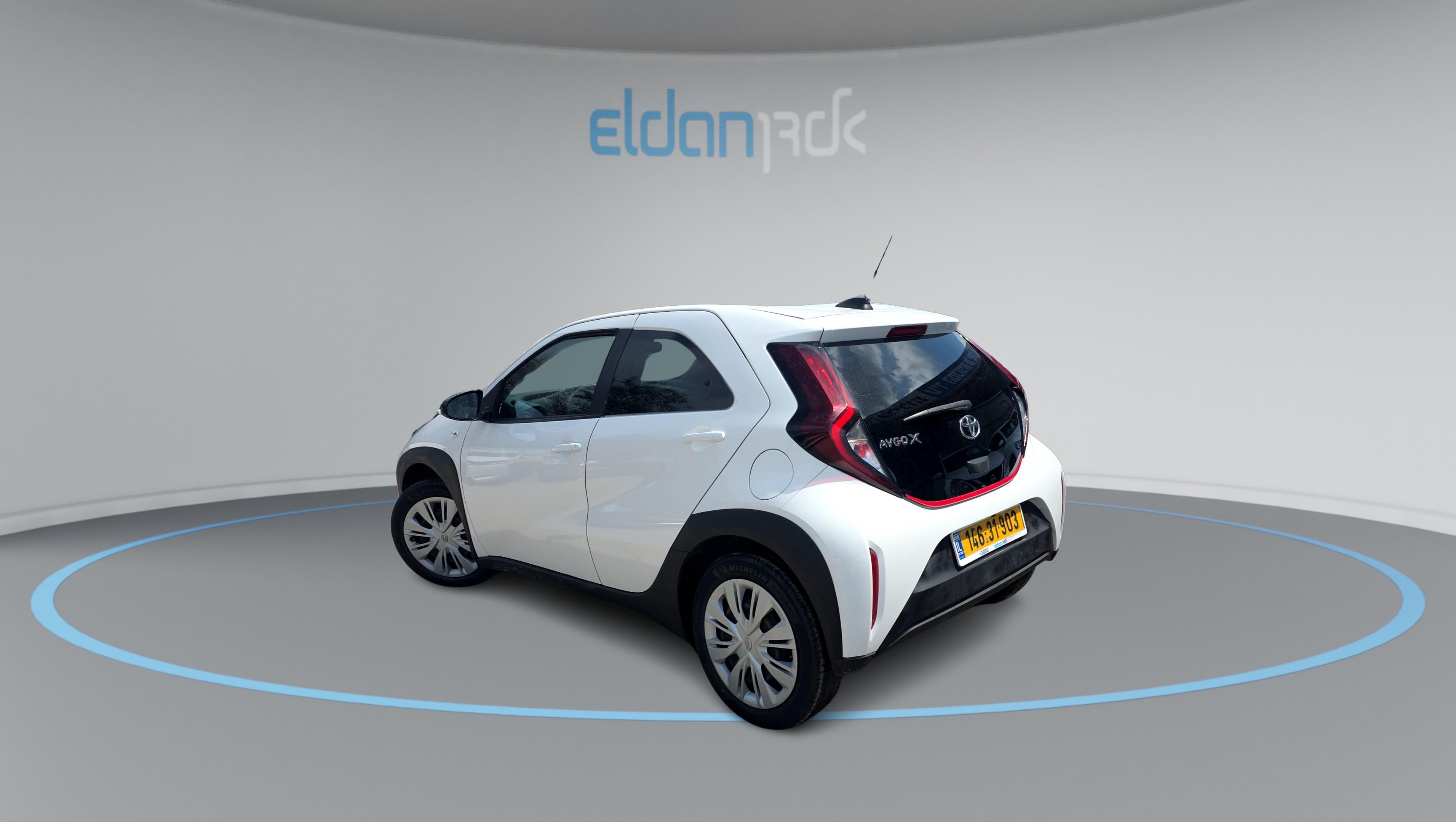 טויוטה PURE אייגו X