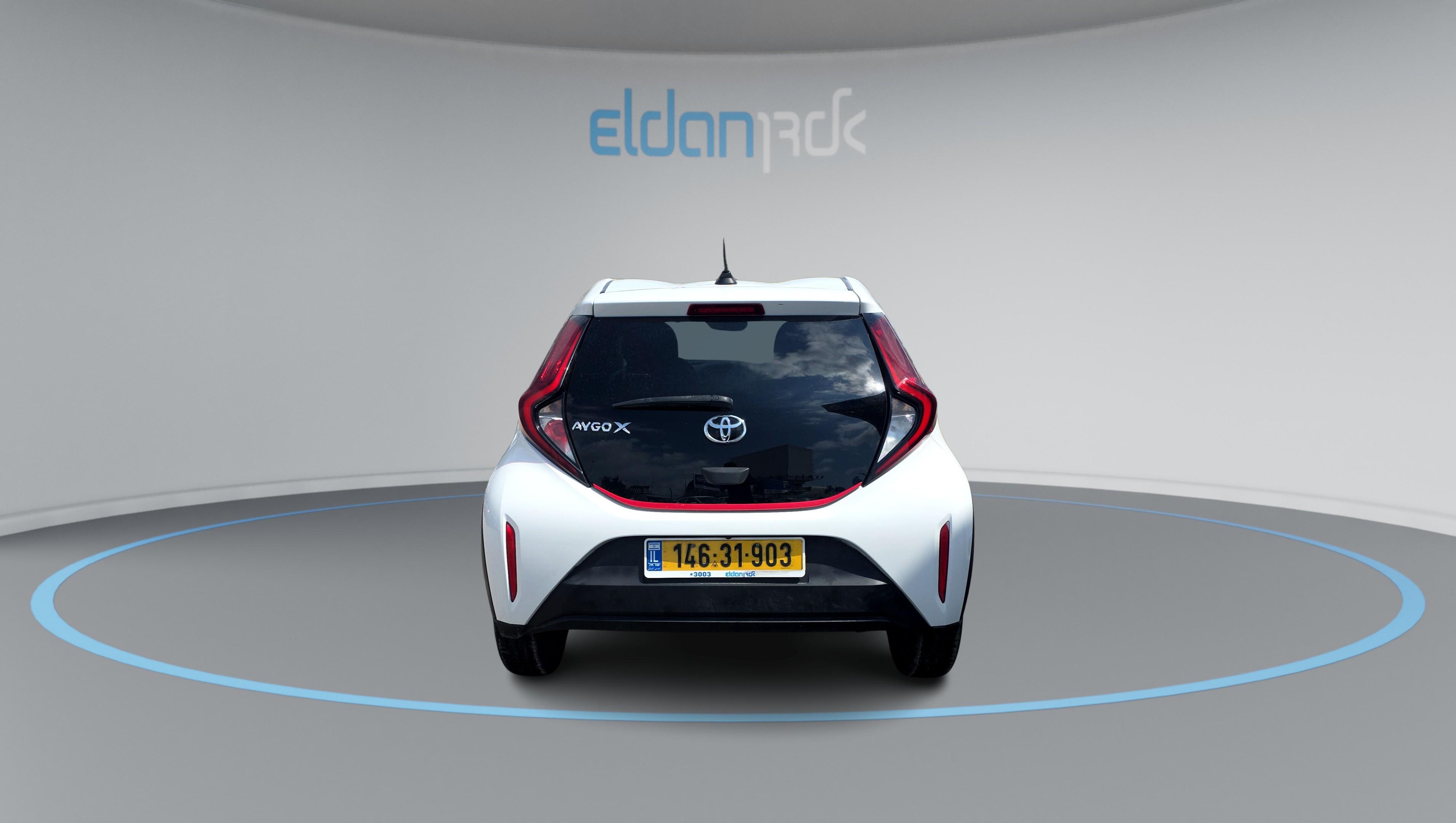 טויוטה PURE אייגו X