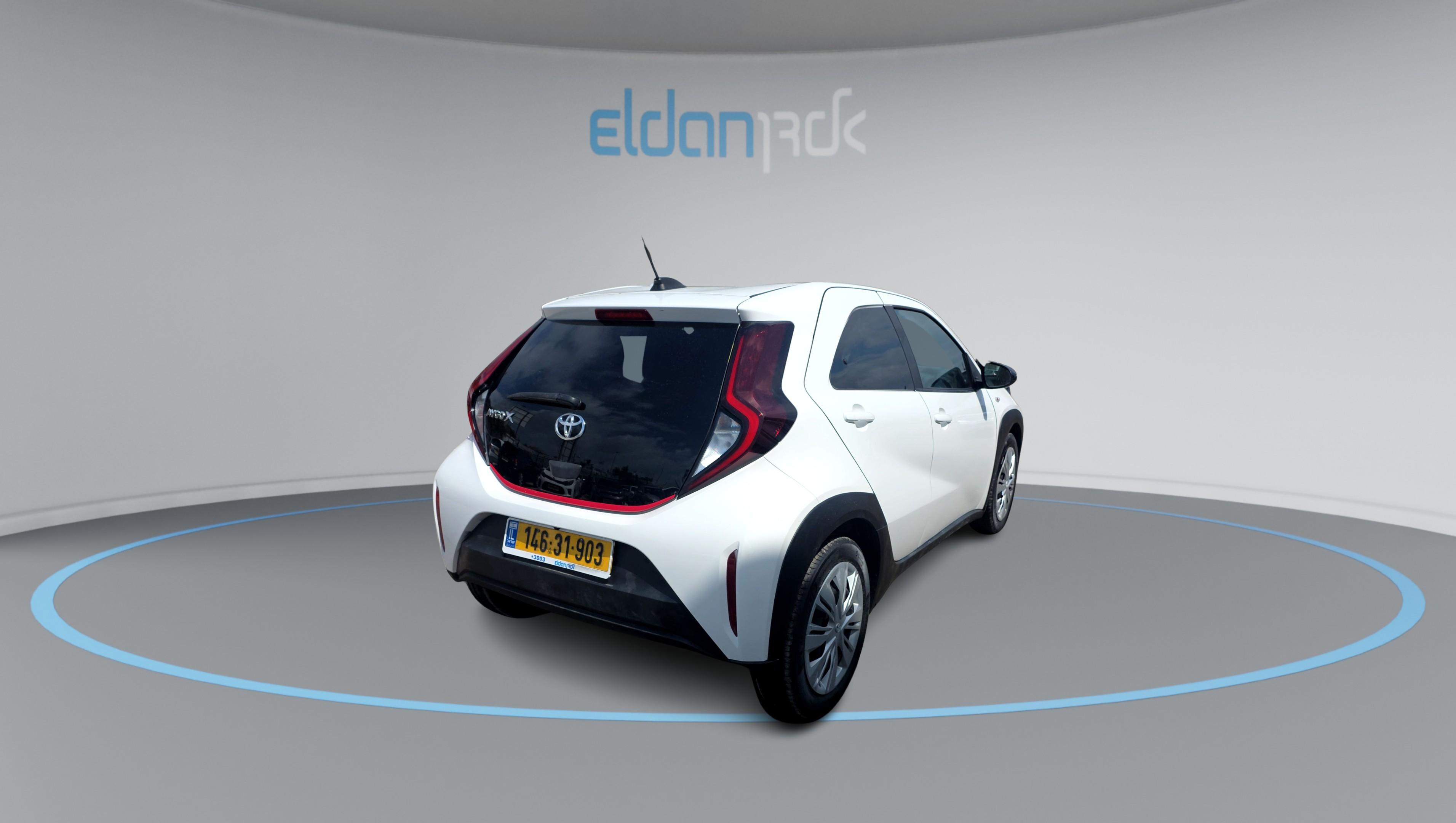 טויוטה PURE אייגו X