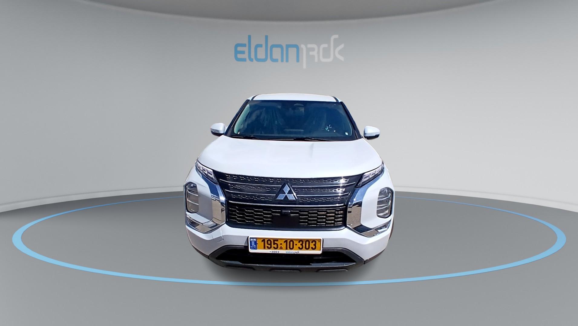 מיצובישי אאוטלנדר EXECUTIVE