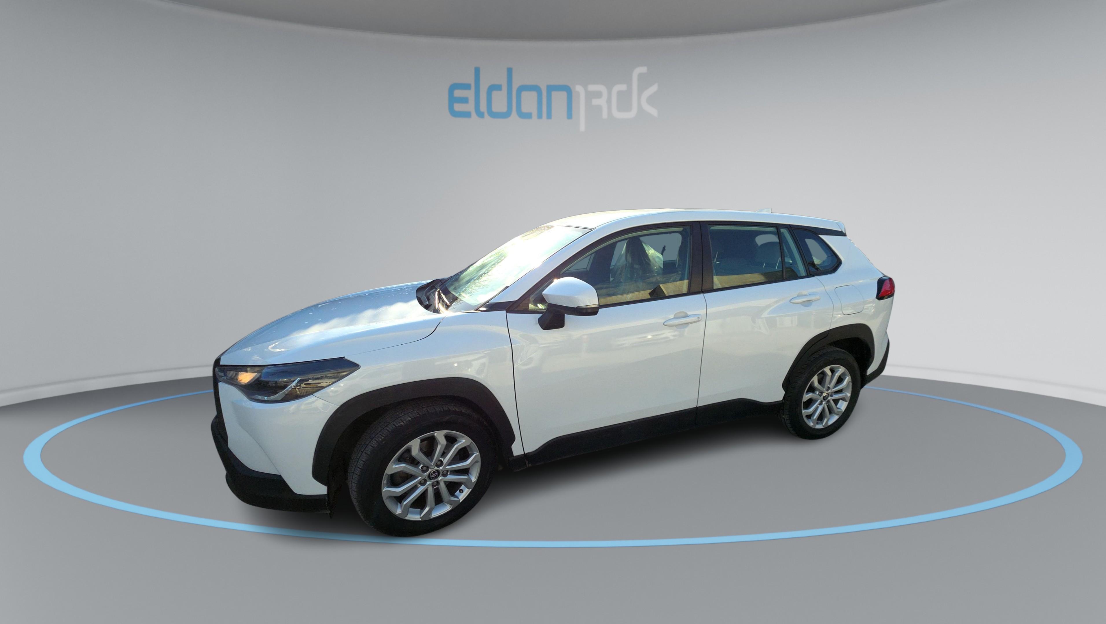 טויוטה היברידי ACTIVE CROSS קורולה