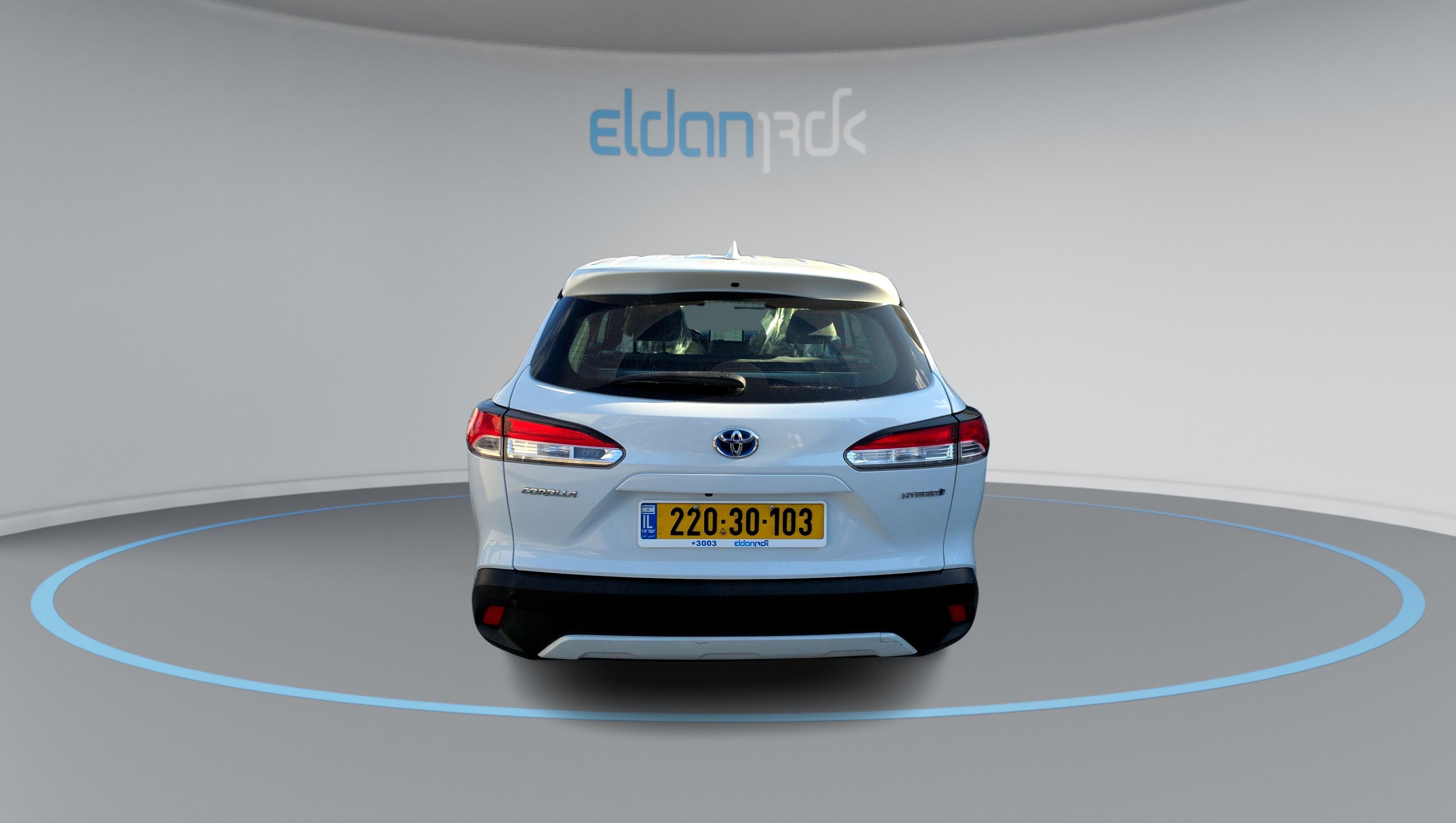 טויוטה היברידי ACTIVE CROSS קורולה