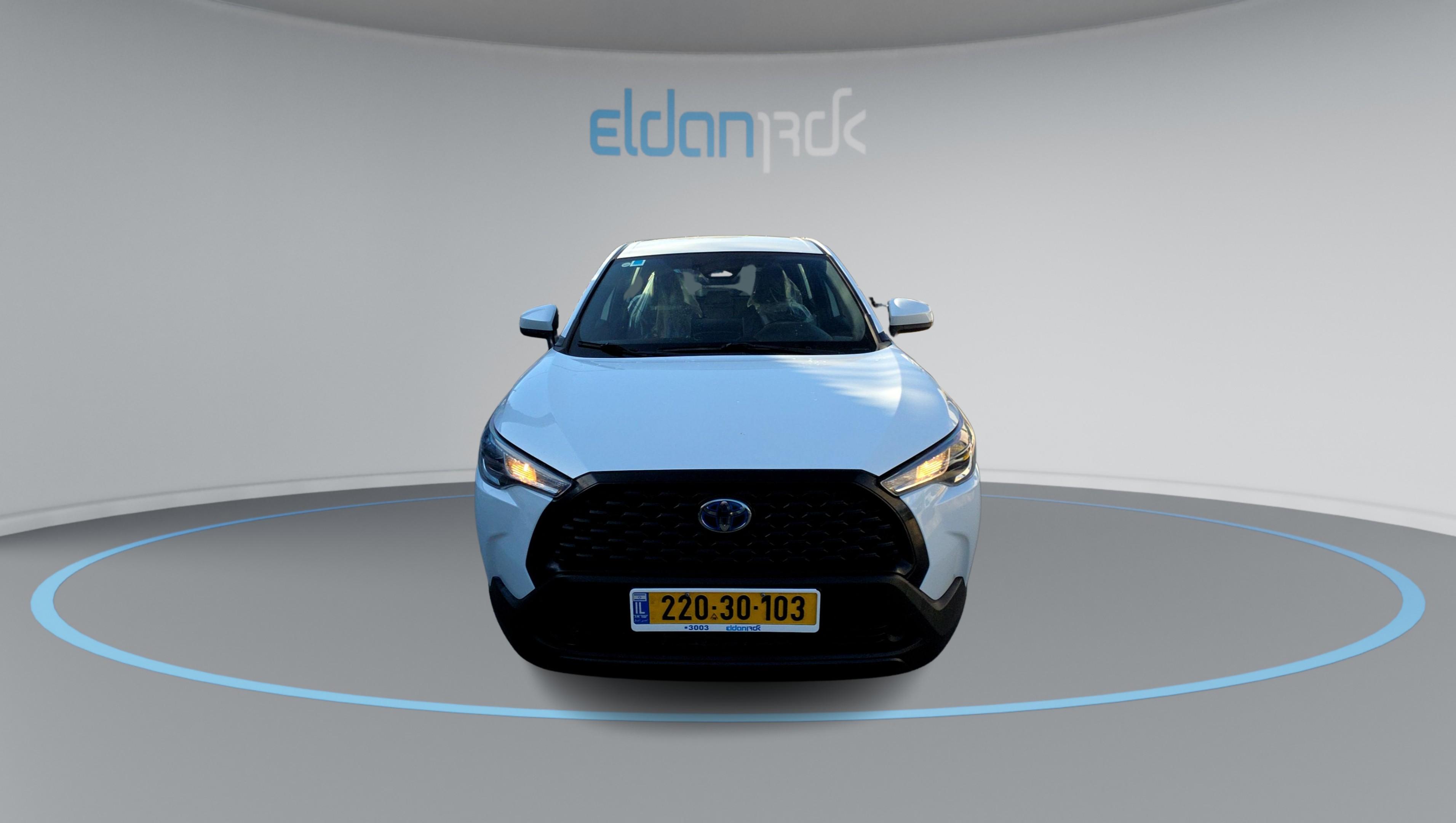 טויוטה היברידי ACTIVE CROSS קורולה