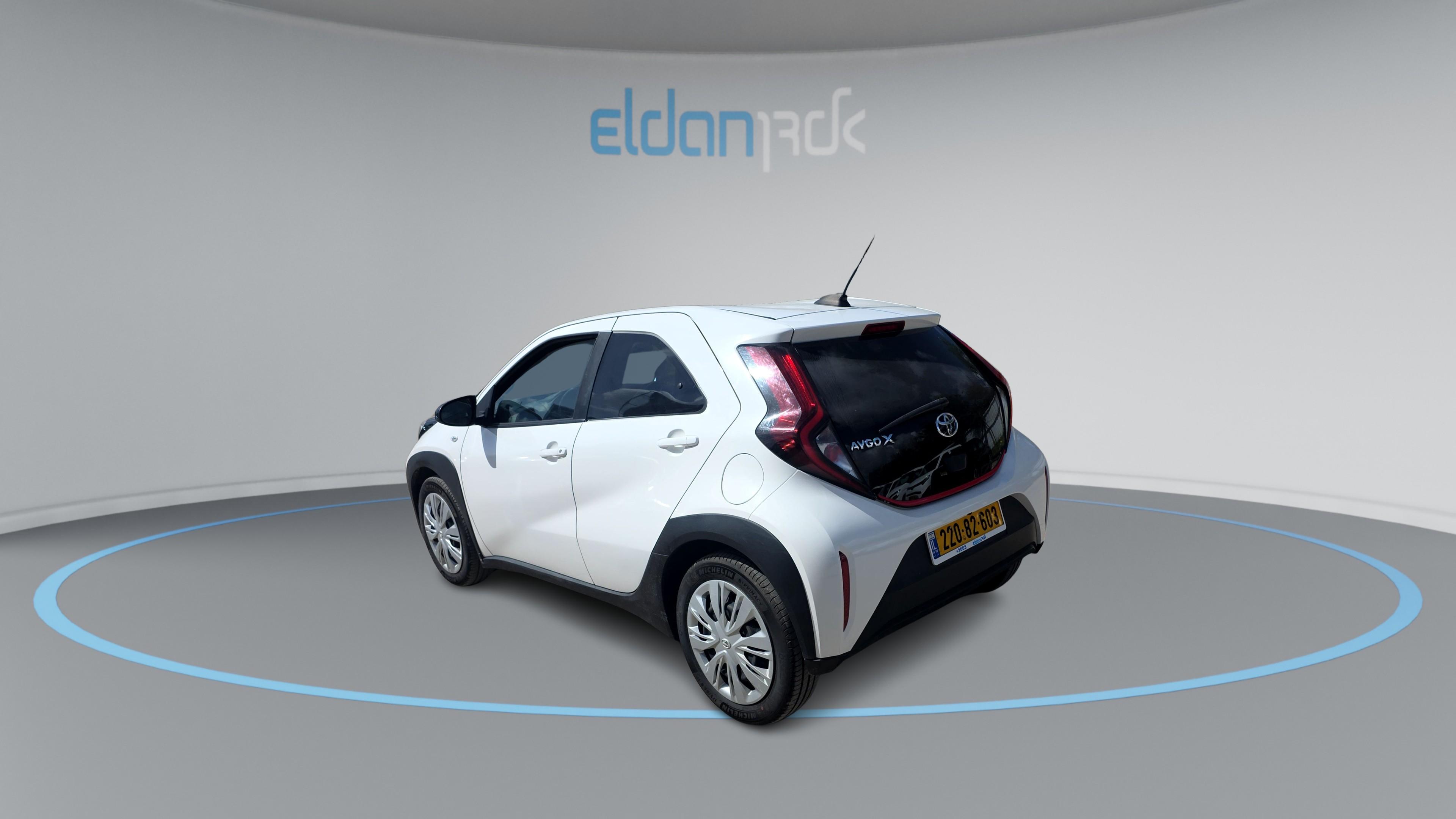 טויוטה PURE אייגו X