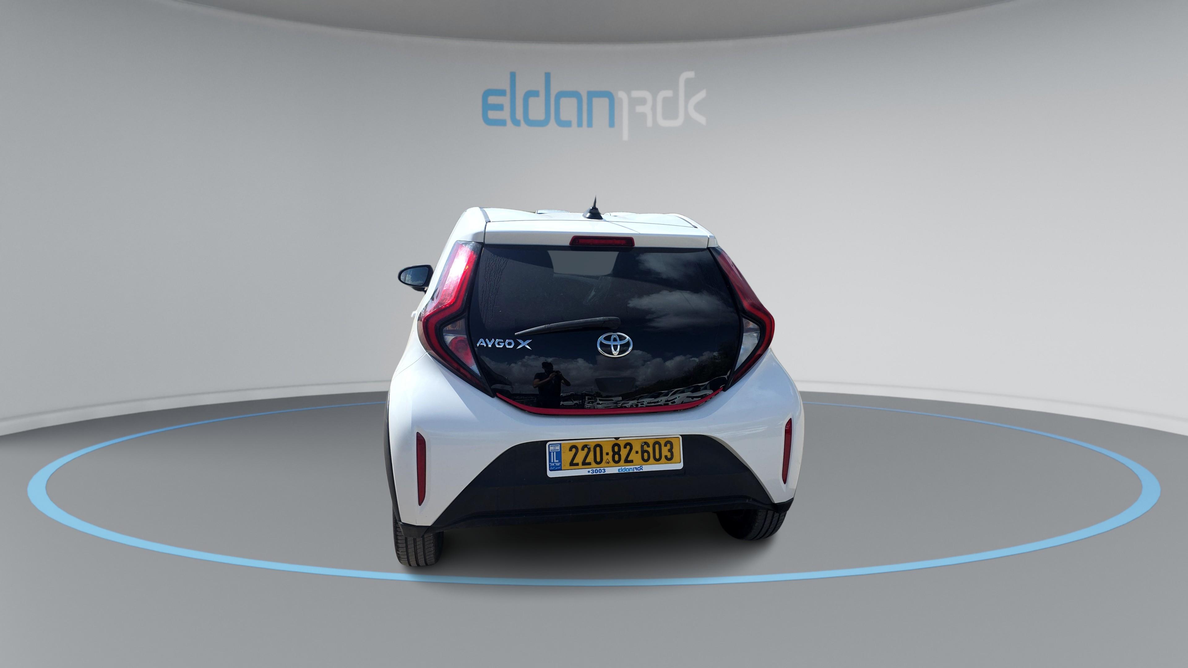 טויוטה PURE אייגו X