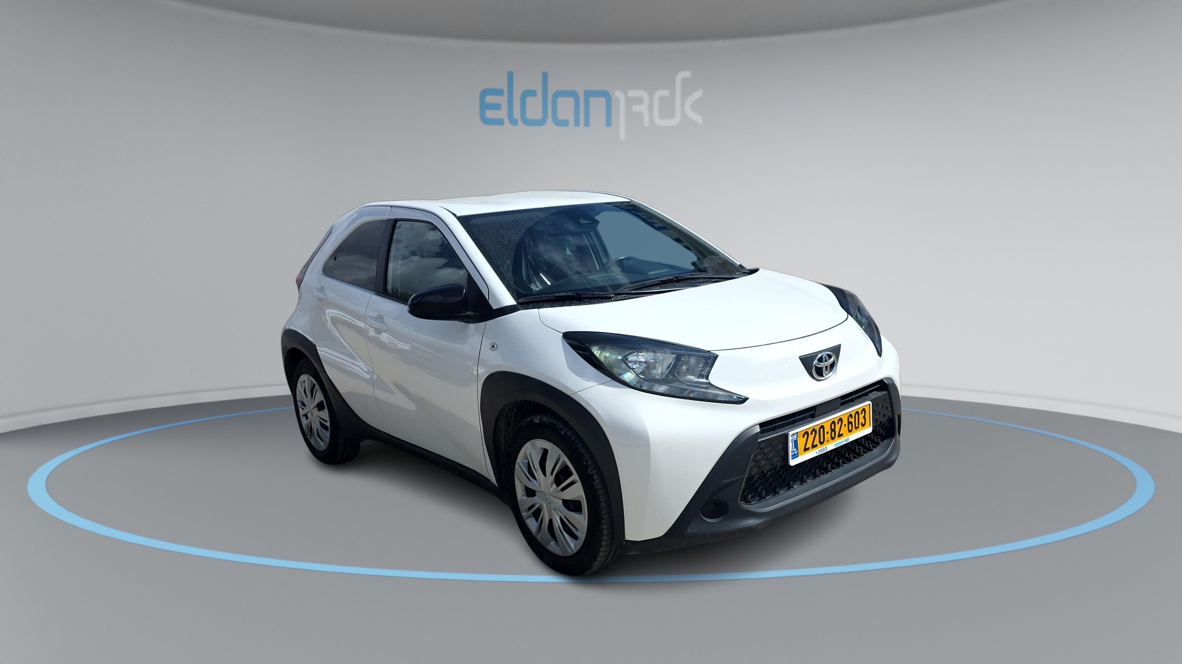 טויוטה PURE אייגו X