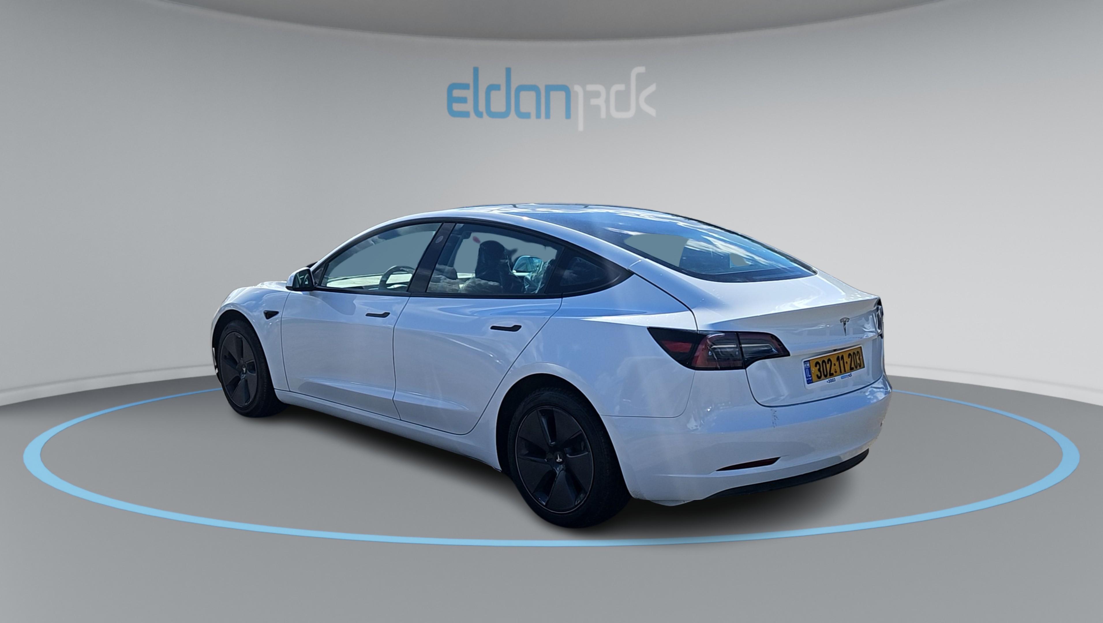 טסלה REAR-WHEEL DRIVE מודל 3