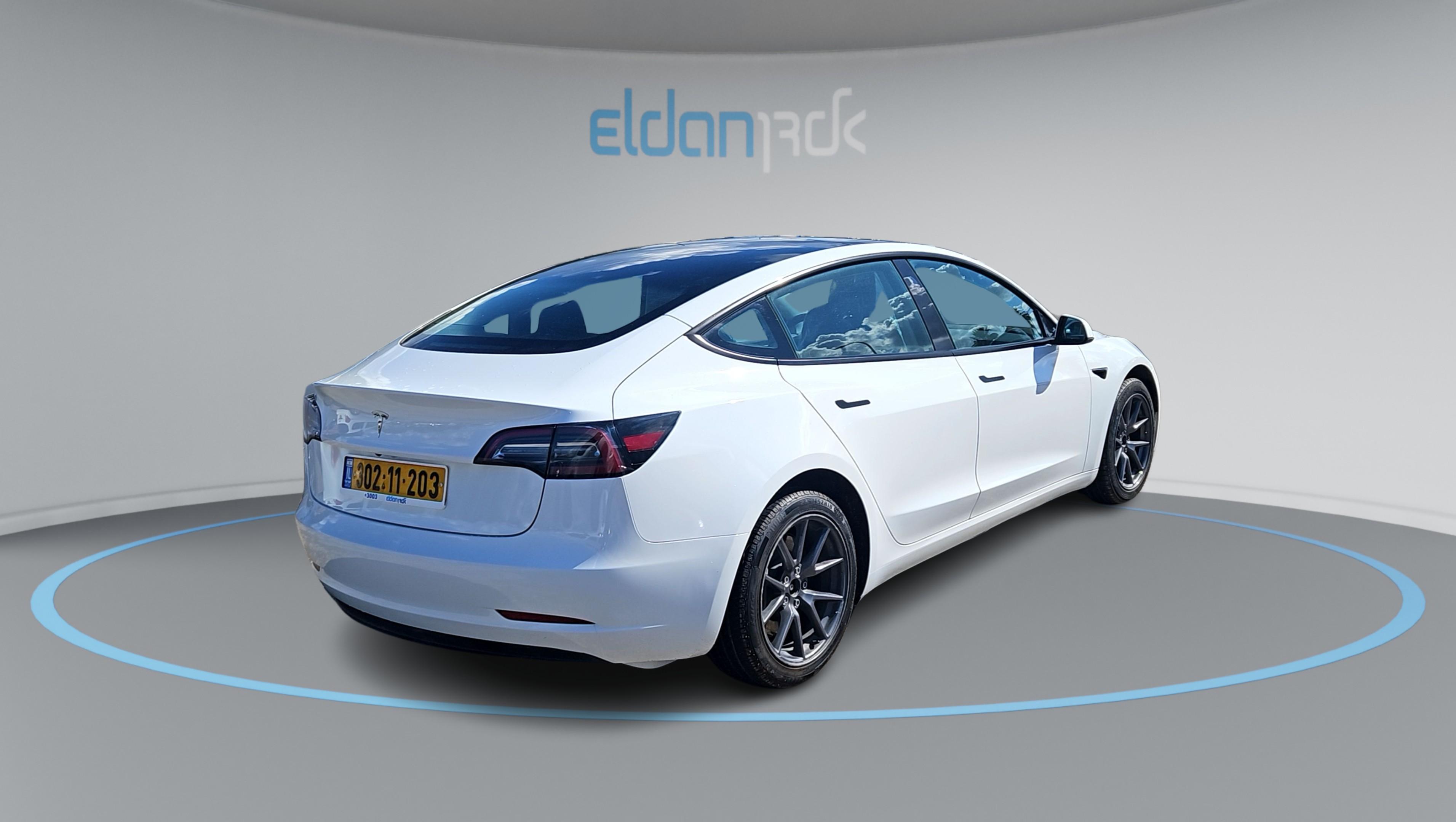 טסלה REAR-WHEEL DRIVE מודל 3