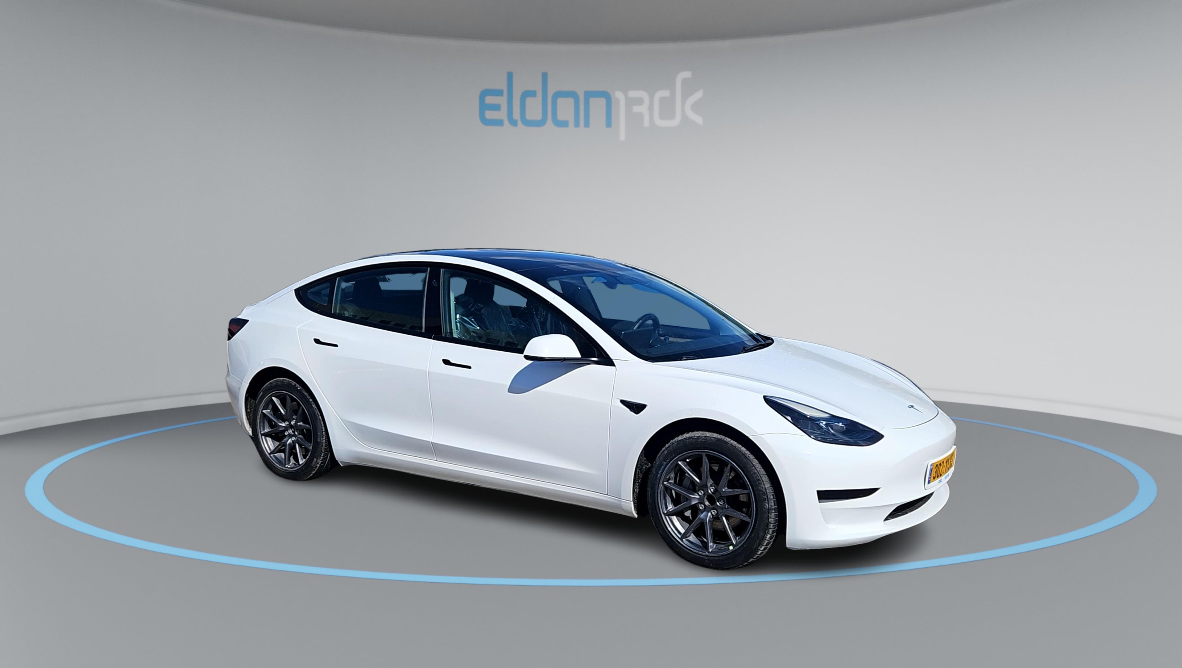 טסלה REAR-WHEEL DRIVE מודל 3