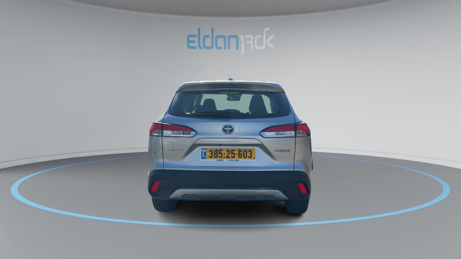 טויוטה היברידי ACTIVE CROSS קורולה