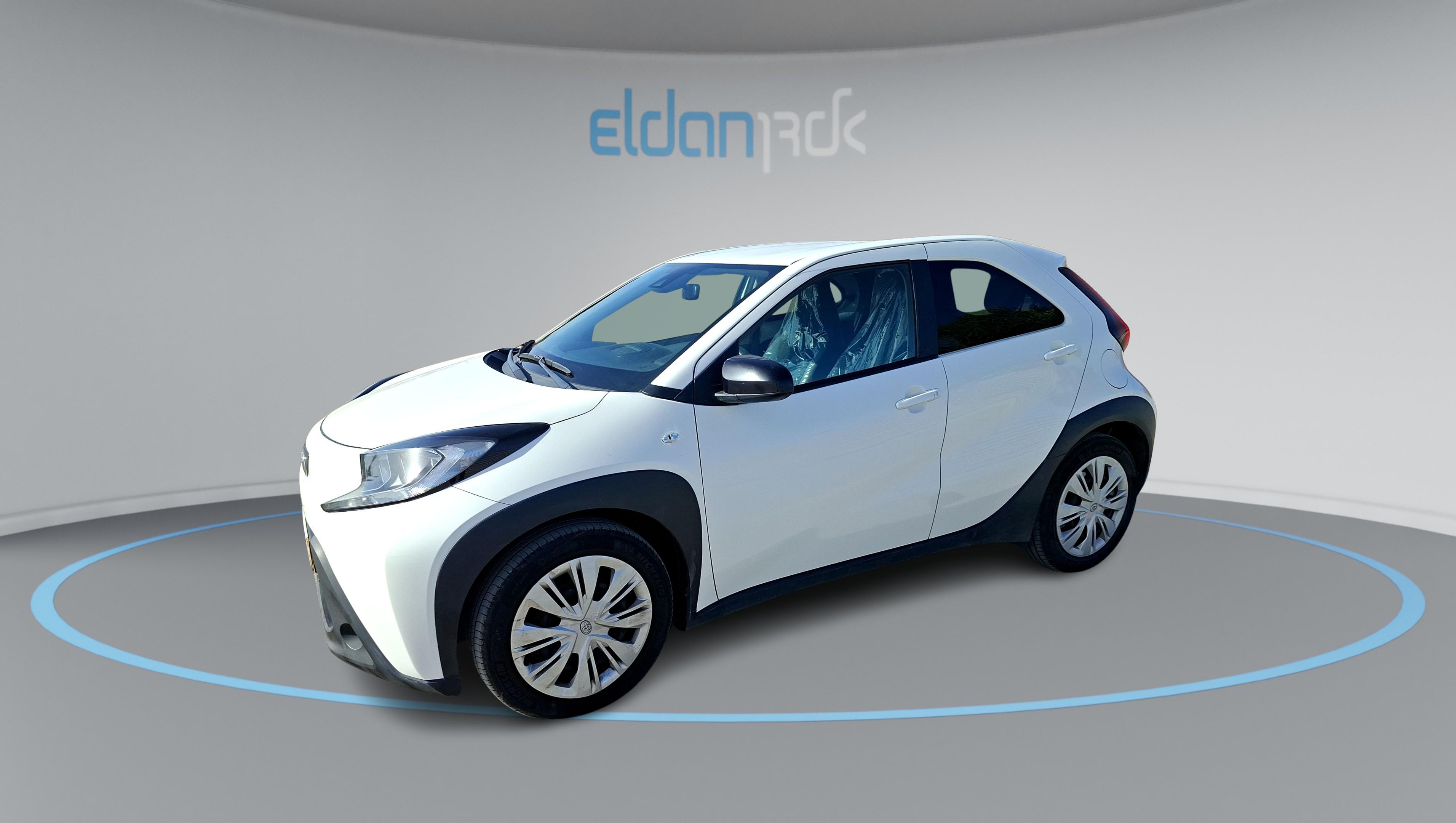 טויוטה PURE אייגו X