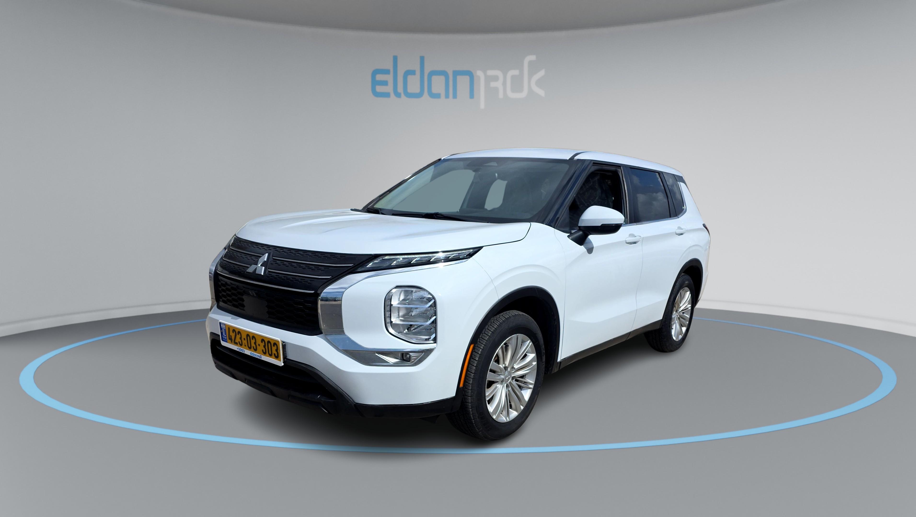 מיצובישי אאוטלנדר EXECUTIVE