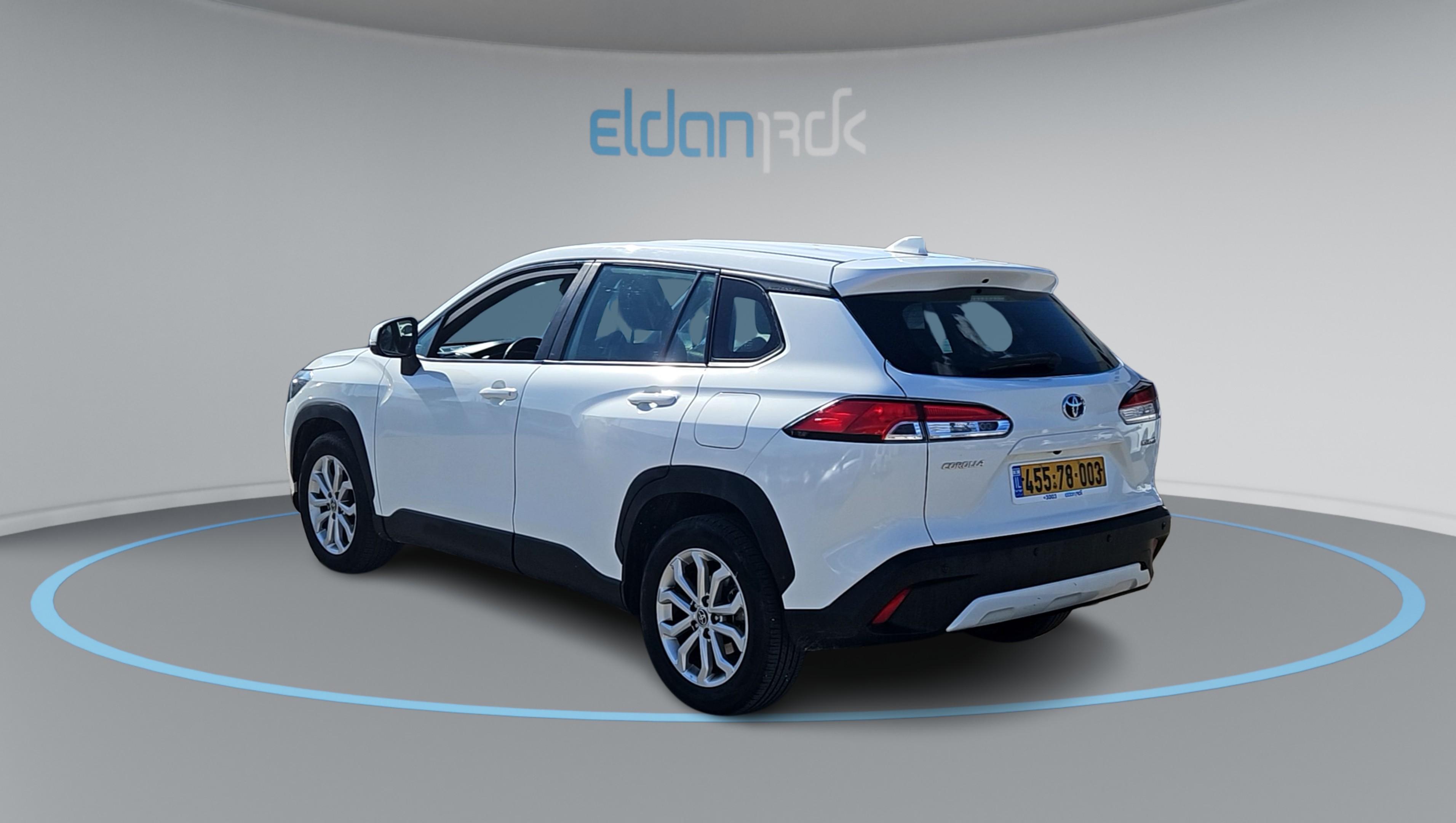 טויוטה היברידי ACTIVE CROSS קורולה