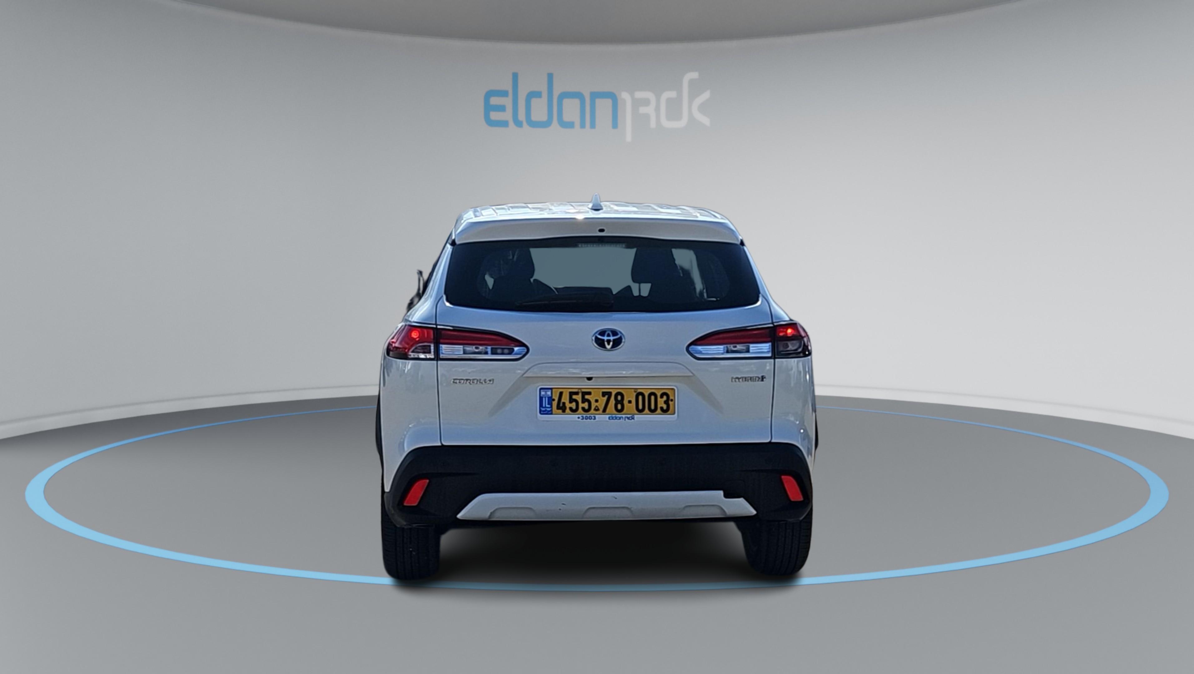 טויוטה היברידי ACTIVE CROSS קורולה