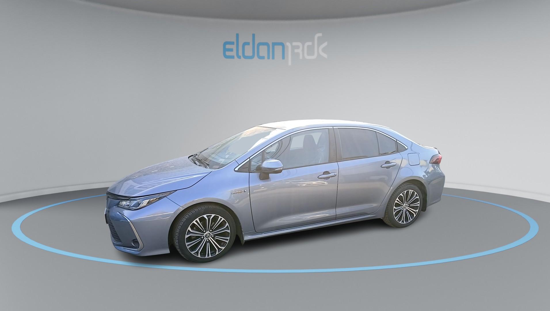 טויוטה היברידי LIMITED קורולה