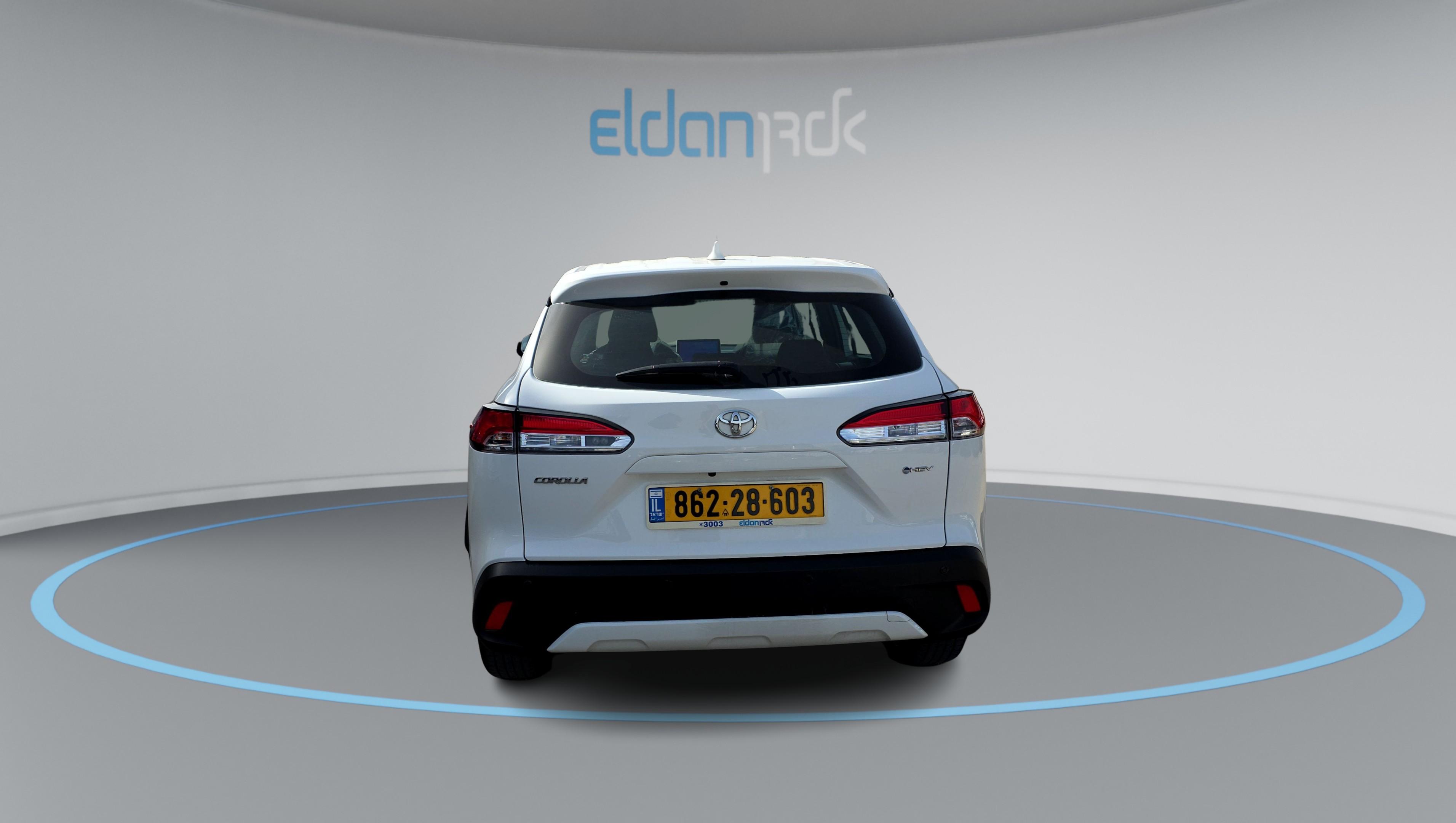 טויוטה היברידי ACTIVE CROSS קורולה