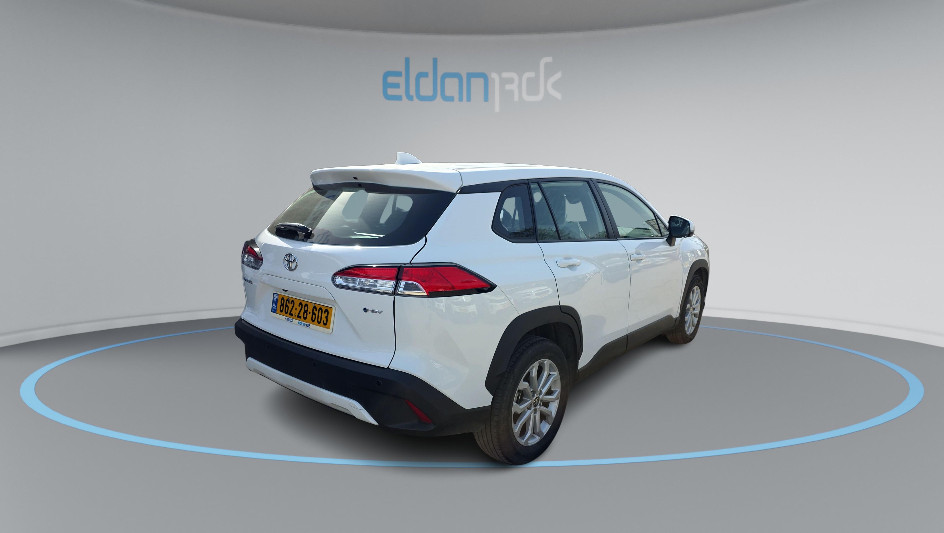 טויוטה היברידי ACTIVE CROSS קורולה