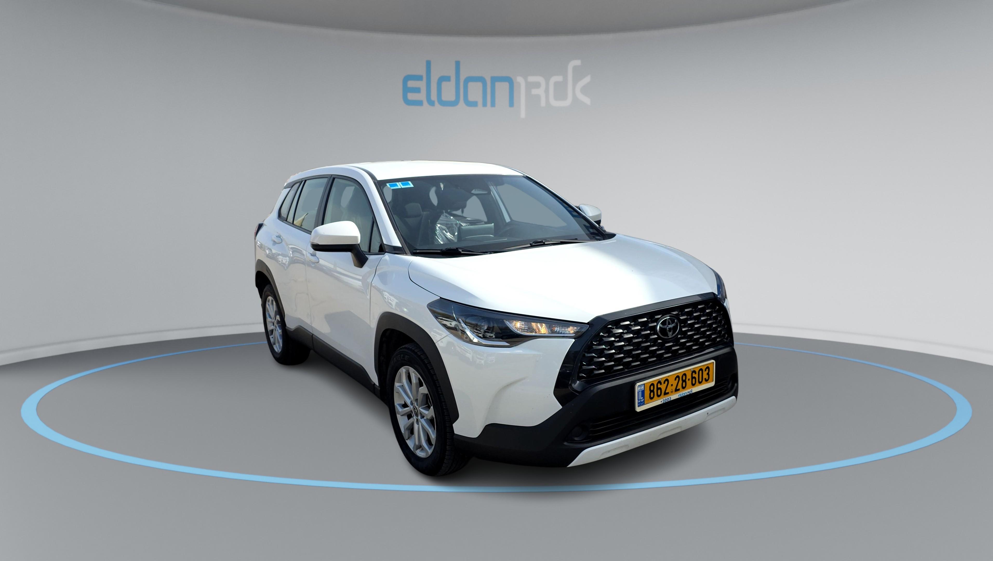 טויוטה היברידי ACTIVE CROSS קורולה