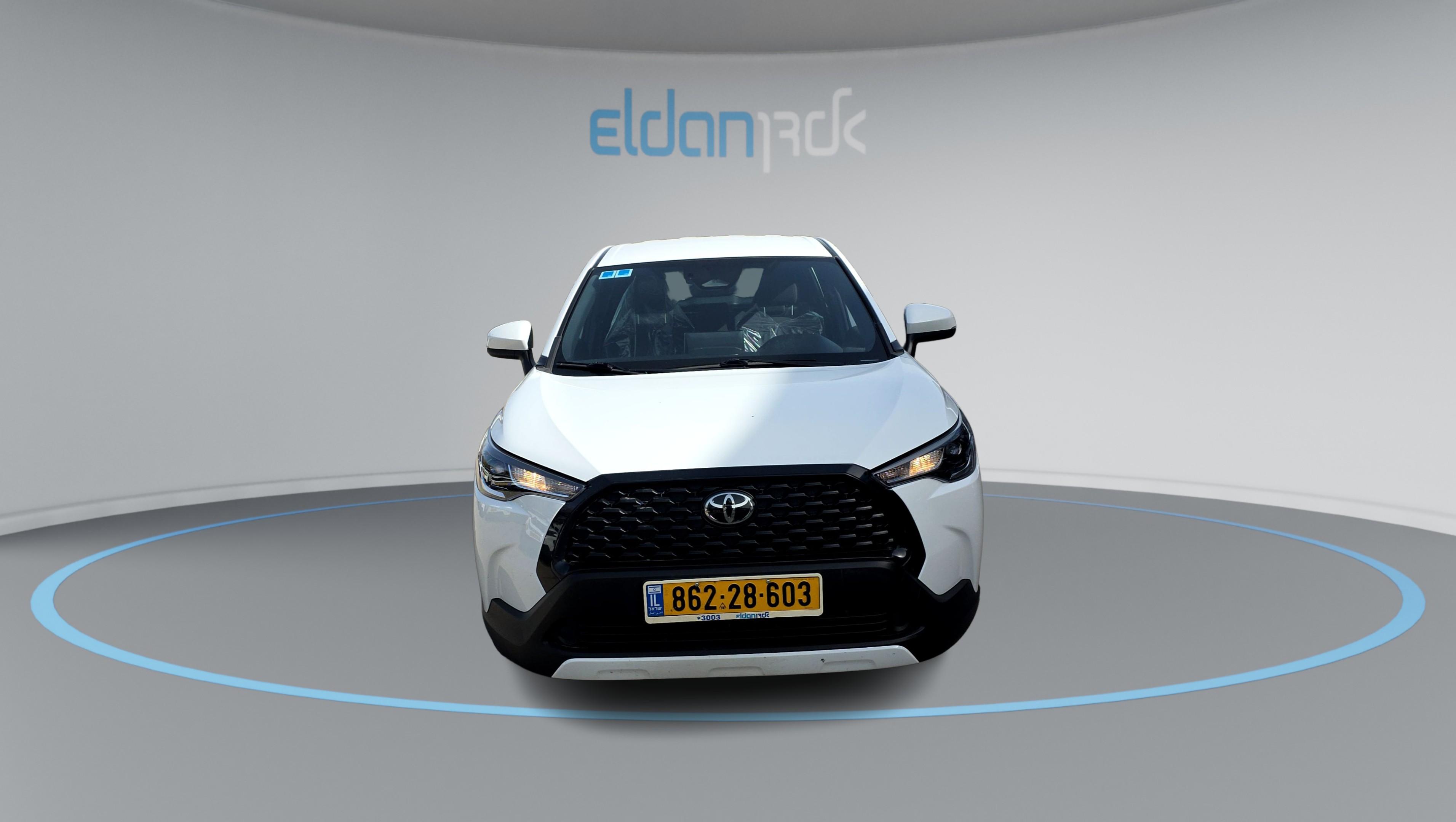 טויוטה היברידי ACTIVE CROSS קורולה