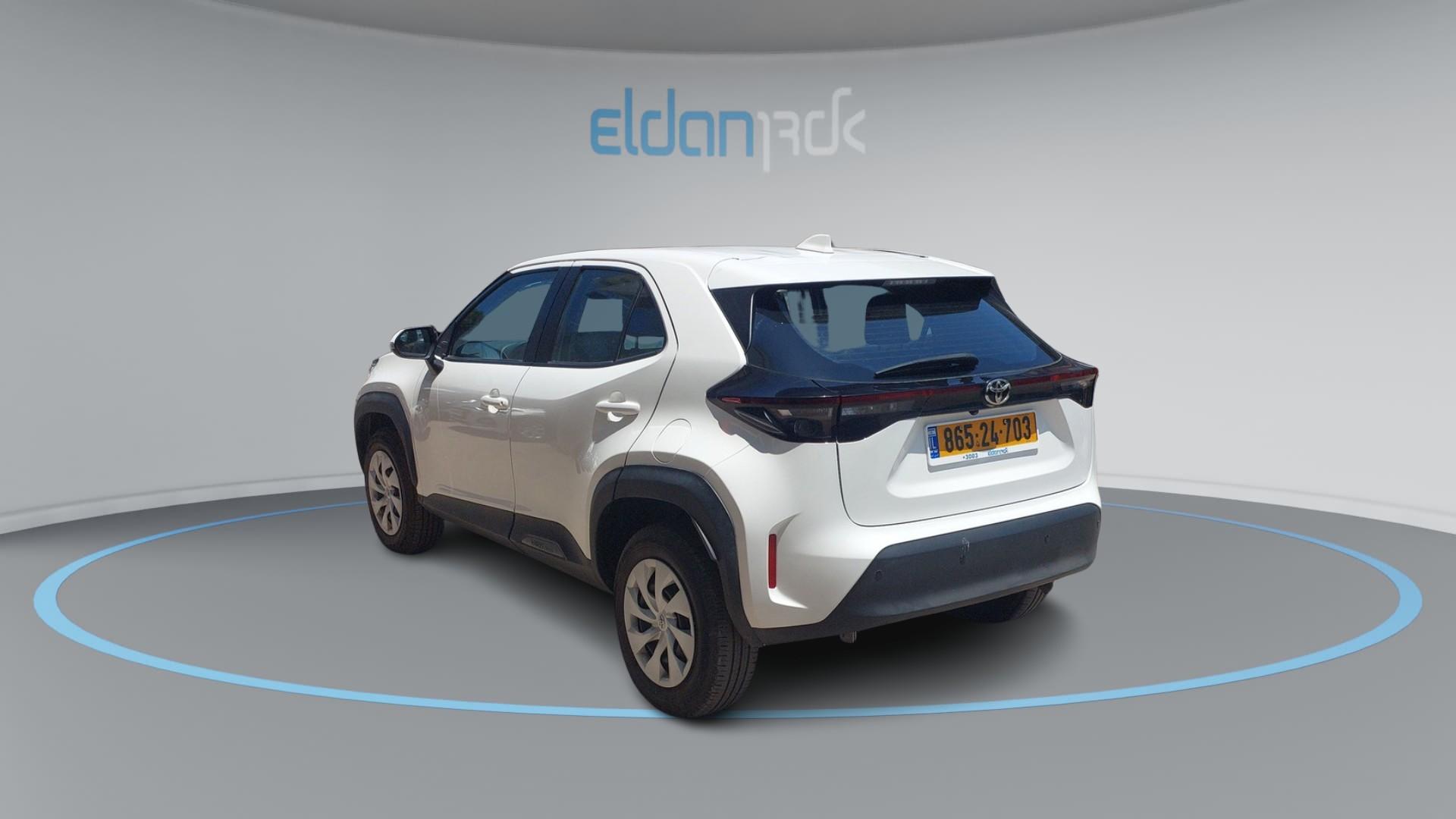 טויוטה היברידי ECO יאריס קרוס