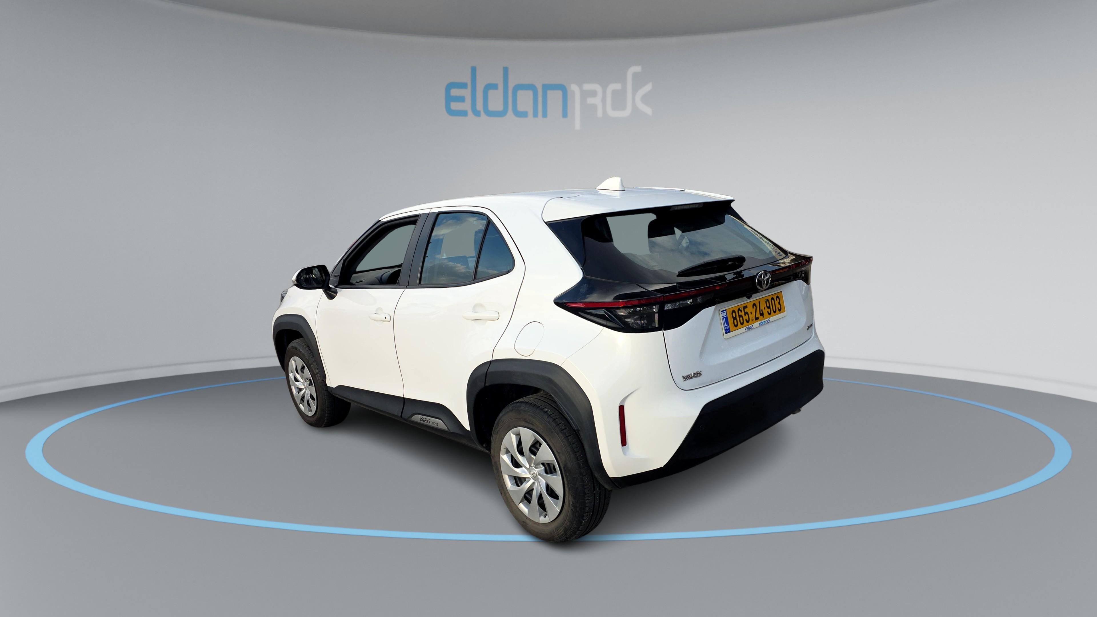 טויוטה היברידי ECO יאריס קרוס