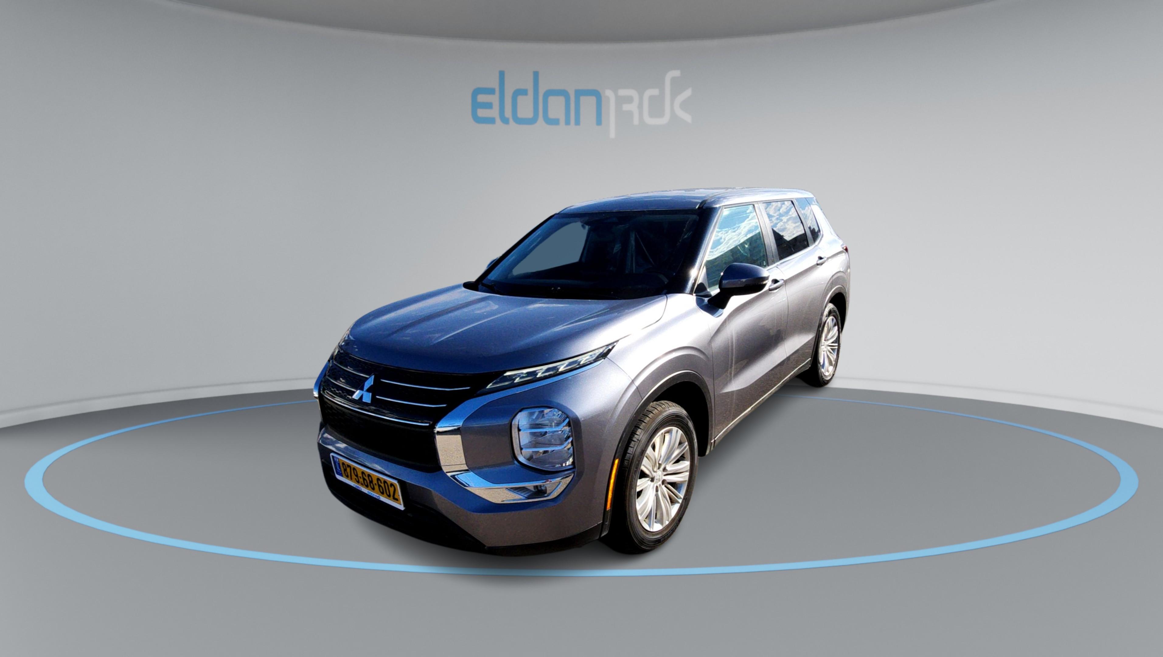 מיצובישי אאוטלנדר EXECUTIVE